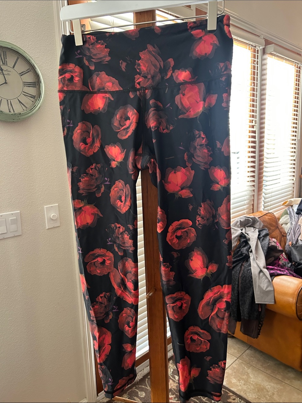Victoria's Secret Black Leggings with Red Floral Print VGUC